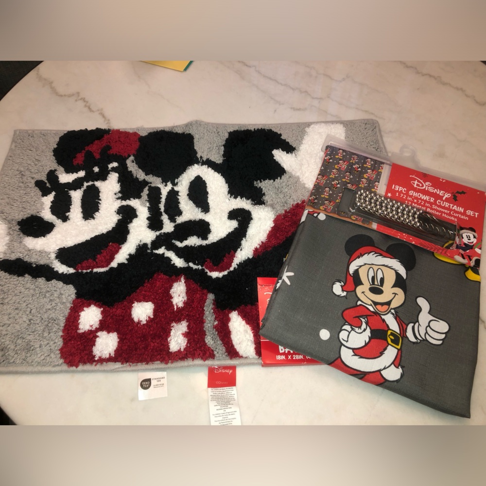🎄 Disney Mickey & Minnie Mouse Festive Shower Curtain set & rug